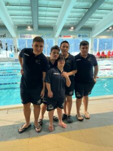 Nuoto, un record italiano e un argento a squadre 2